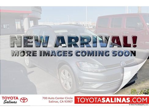 Used 2018 Volkswagen Golf SE image 1