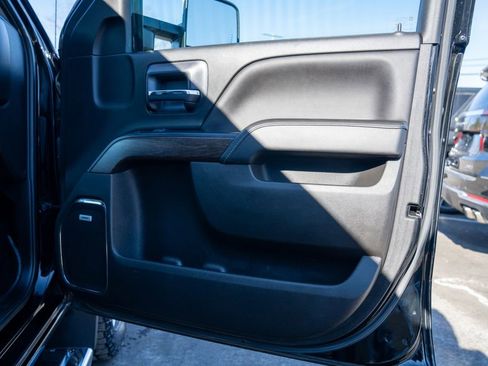 Used 2018 GMC Sierra 2500 Denali w/ Duramax Plus Package image 11