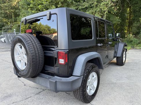 Used 2017 Jeep Wrangler Unlimited Sport w/ Quick Order Package 23S AWD/4WD image 10