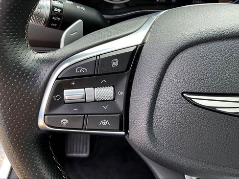 Used 2025 Genesis G70 2.5T RWD image 12