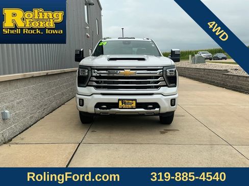 Used 2024 Chevrolet Silverado 3500 High Country AWD/4WD image 4