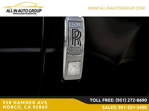 Used 2022 Rolls-Royce Cullinan w/ Dark Exterior Package image 39