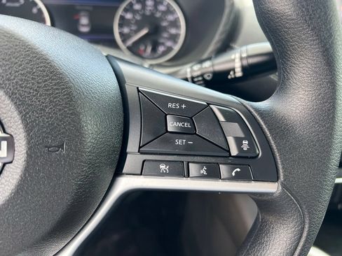 Used 2025 Nissan Sentra SV FWD image 39