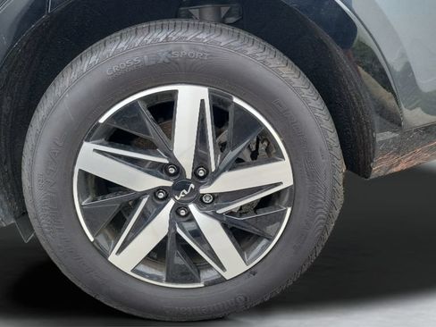 Used 2023 Kia Sorento S w/ Panoramic Sunroof Package FWD image 11