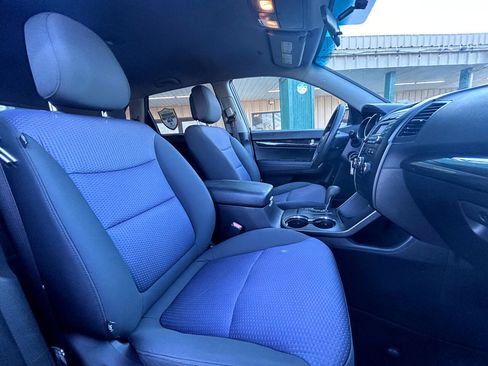Used 2013 Kia Sorento LX image 20