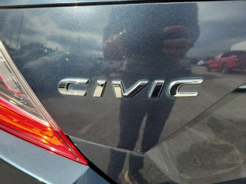 Used 2019 Honda Civic EX image 10