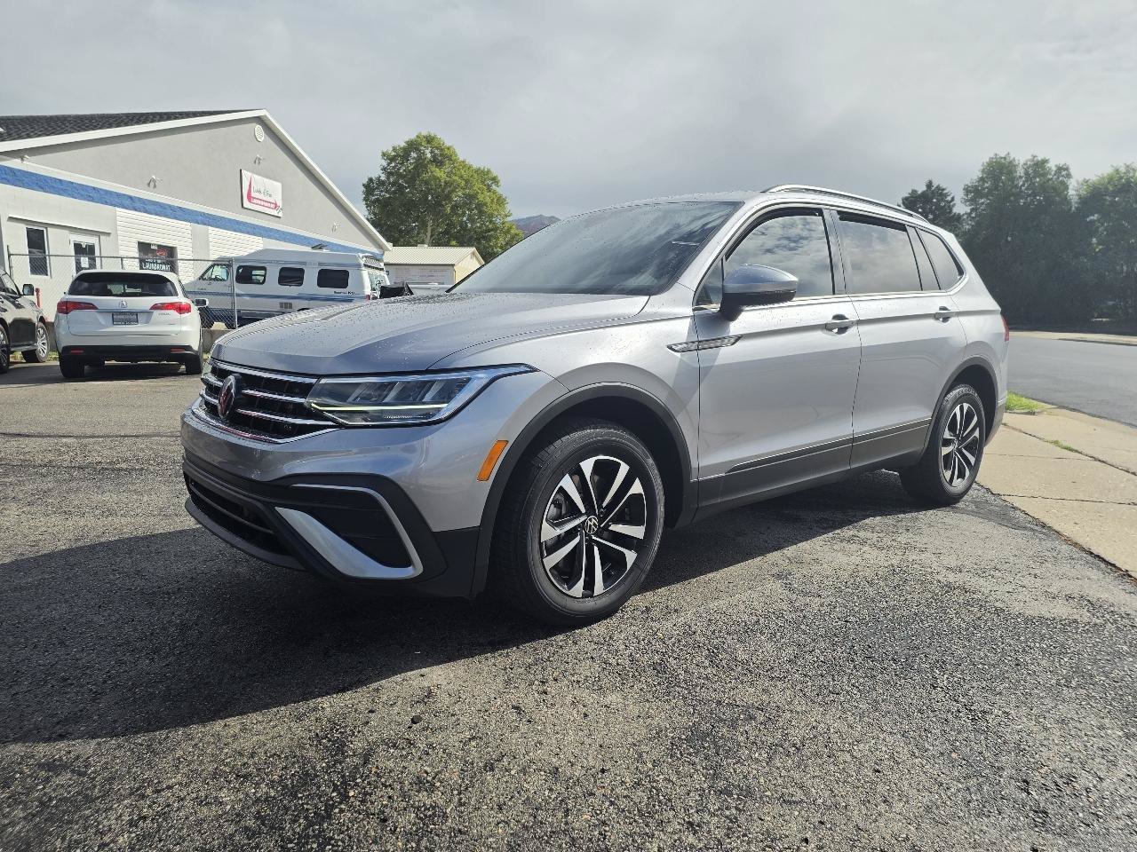 Used 2024 Volkswagen Tiguan S AWD/4WD image 1