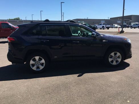 Used 2021 Toyota RAV4 XLE AWD/4WD image 7