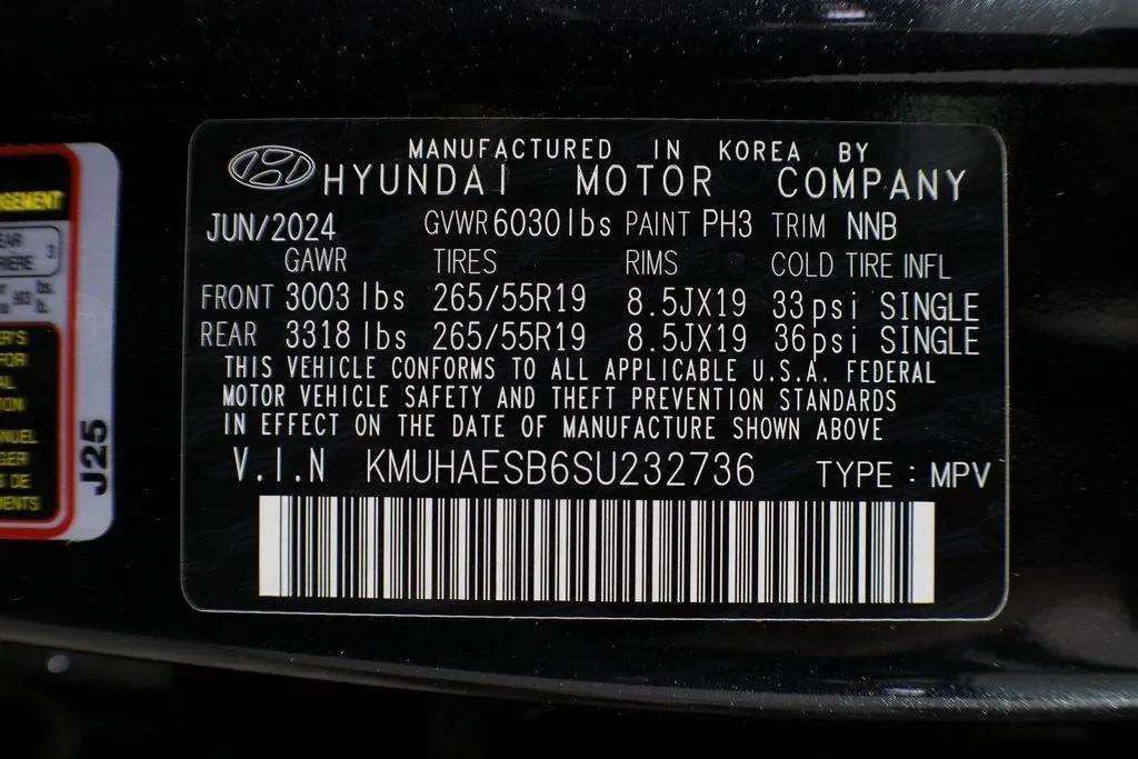 Used 2025 Genesis GV70 3.5T Sport w/ Sport Advanced Package AWD/4WD image 19