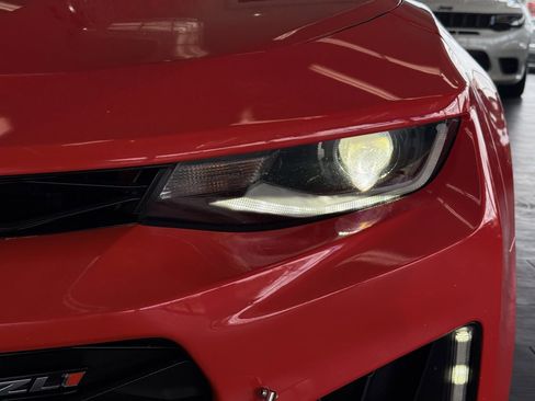 Used 2018 Chevrolet Camaro ZL1 RWD image 8