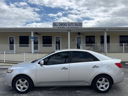 Used 2010 Kia Forte EX FWD image 2