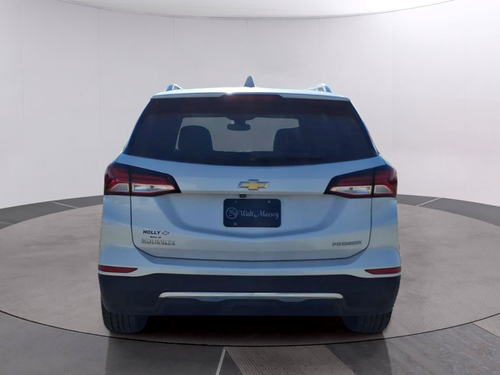 Used 2024 Chevrolet Equinox Premier FWD image 4