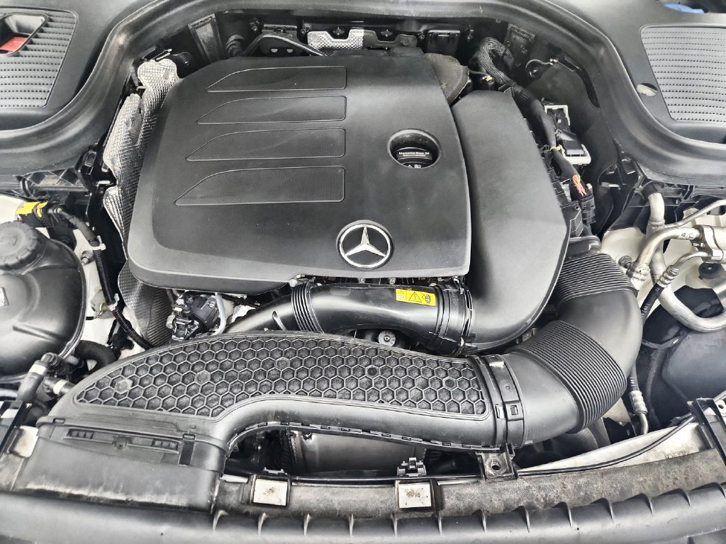 Used 2022 Mercedes-Benz GLC 300 4MATIC image 36