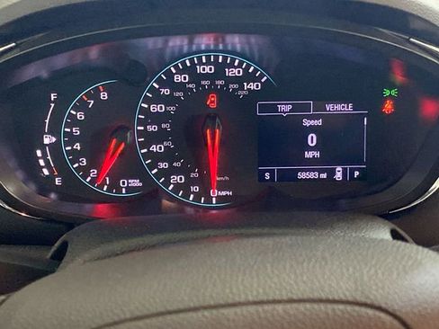 Used 2019 Chevrolet Trax LT w/ LT Convenience Package FWD image 39