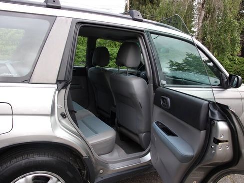 Used 2005 Subaru Forester 2.5X AWD/4WD image 6