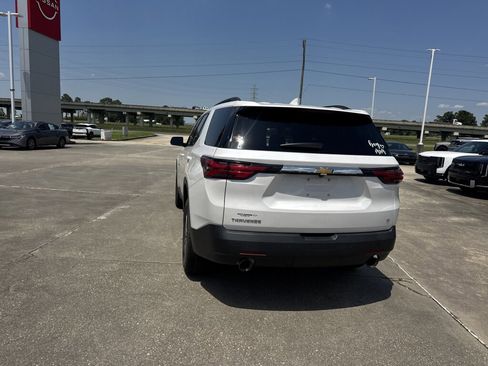 Used 2023 Chevrolet Traverse LT FWD image 25