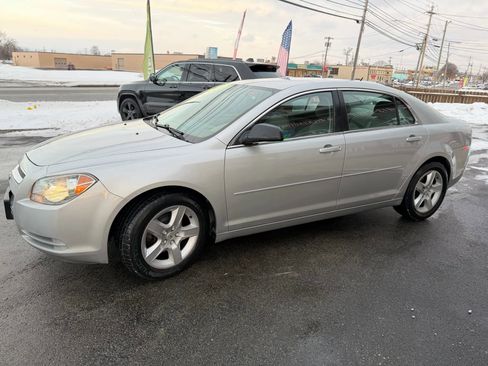 Used 2011 Chevrolet Malibu LS image 3