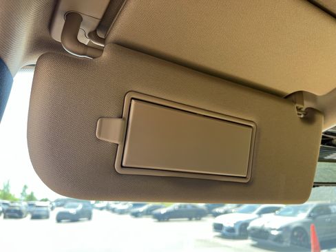 Certified 2025 Land Rover Range Rover Long Wheelbase SE image 25