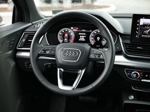 Used 2025 Audi Q5 Premium Plus w/ Premium Plus AWD/4WD image 29