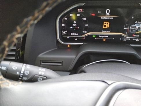 Used 2024 GMC Sierra 2500 AT4 w/ AT4 Preferred Package image 4