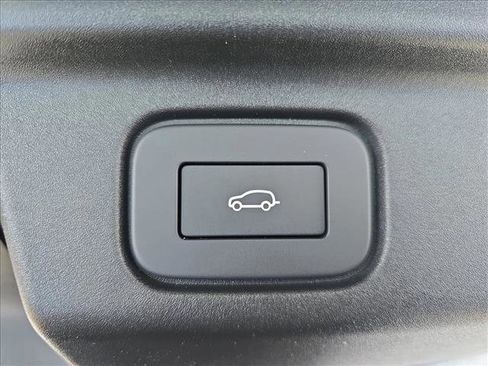 New 2025 Land Rover Range Rover Long Wheelbase SE image 14