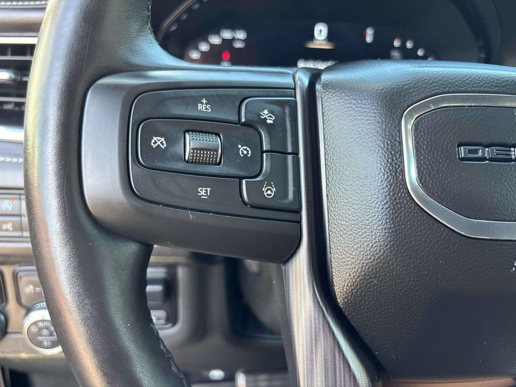 Used 2023 GMC Yukon Denali Ultimate AWD/4WD image 27