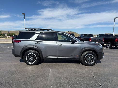 Used 2025 Nissan Pathfinder Rock Creek AWD/4WD image 4