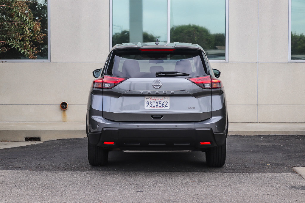 Used 2025 Nissan Rogue SV AWD/4WD image 7