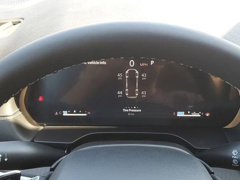 New 2025 Jeep Grand Cherokee L Altitude image 8