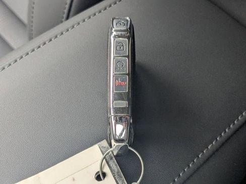 New 2025 Kia Niro EX Touring image 32