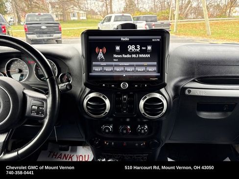 Used 2017 Jeep Wrangler Unlimited Rubicon w/ Cold Weather Group image 19