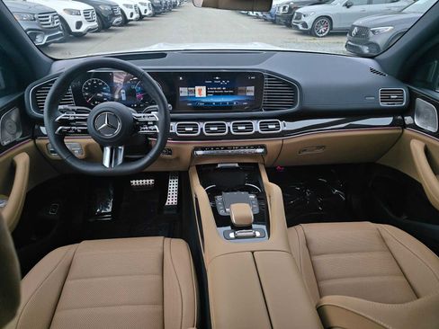 New 2026 Mercedes-Benz GLS 580 4MATIC image 20