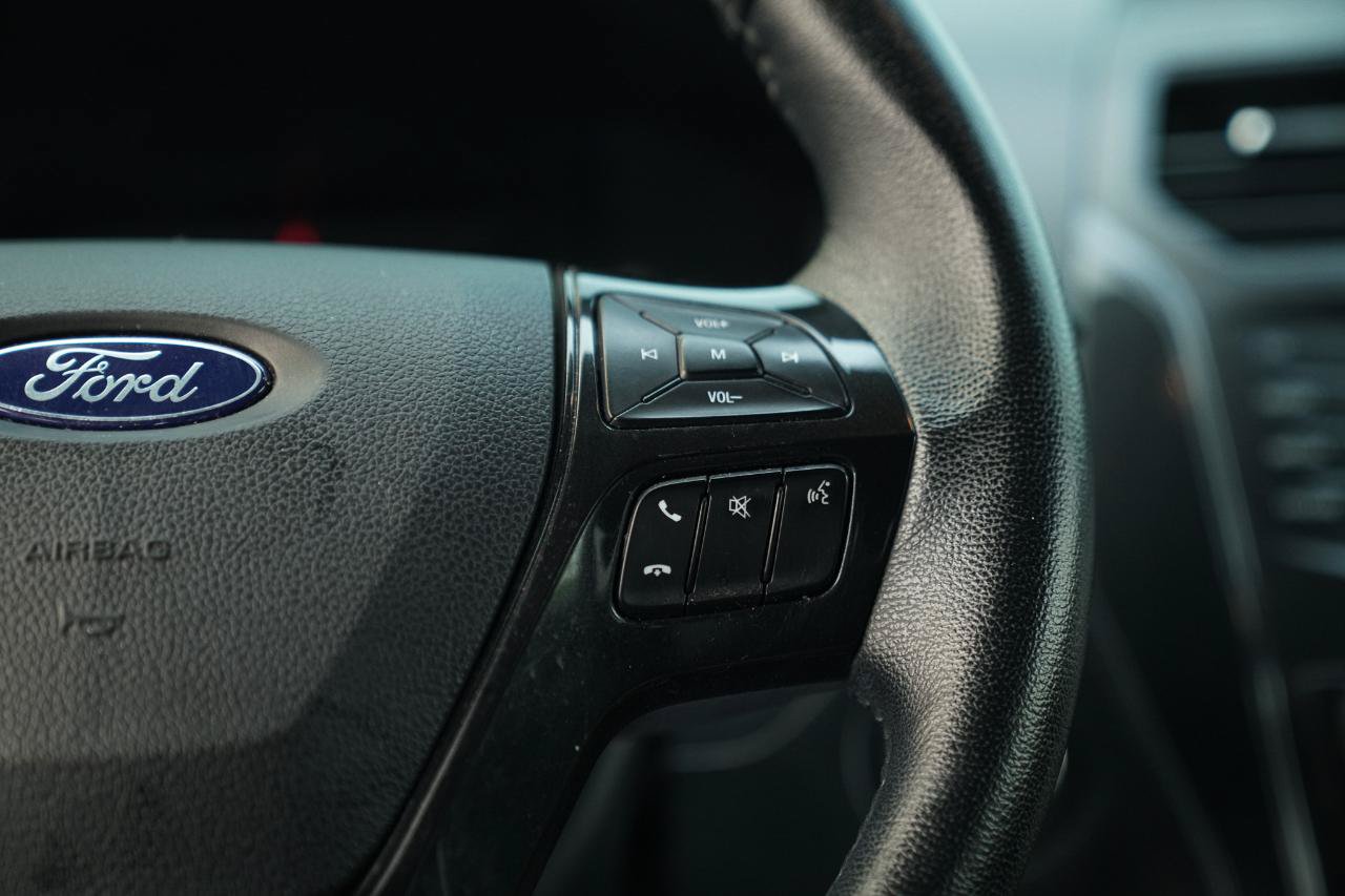 Used 2018 Ford Explorer XLT AWD/4WD image 40