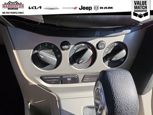 Used 2012 Ford Focus SE FWD image 14