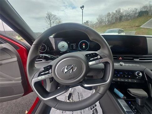 Certified 2023 Hyundai Elantra SEL w/ Convenience Package image 14