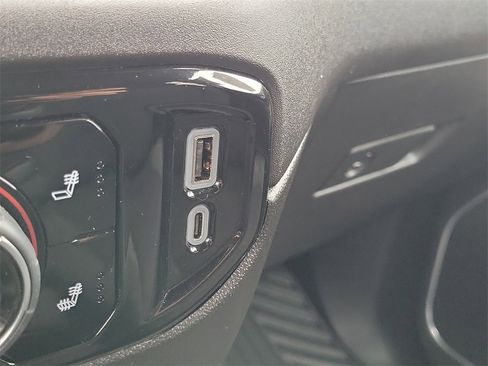 Used 2025 Chevrolet Silverado 1500 LT image 10