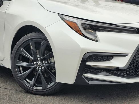 New 2026 Toyota Corolla SE image 3