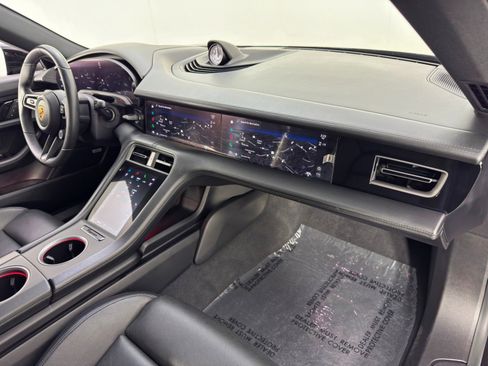 Used 2022 Porsche Taycan 4 Cross Turismo image 15