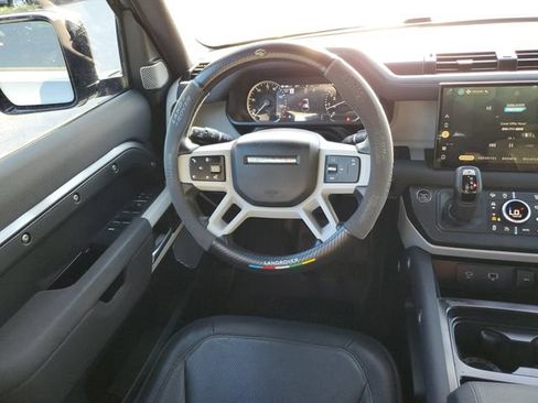 Used 2023 Land Rover Defender 130 X-Dynamic SE AWD/4WD image 12