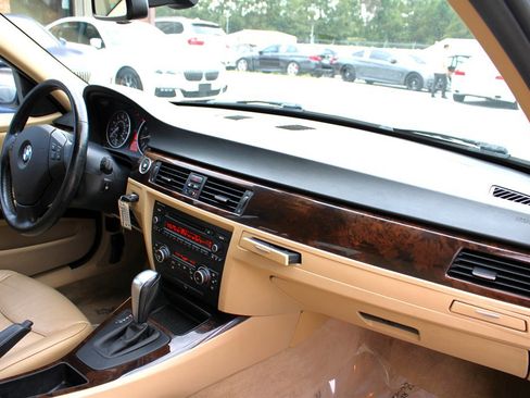 Used 2011 BMW 328i xDrive Sedan image 14