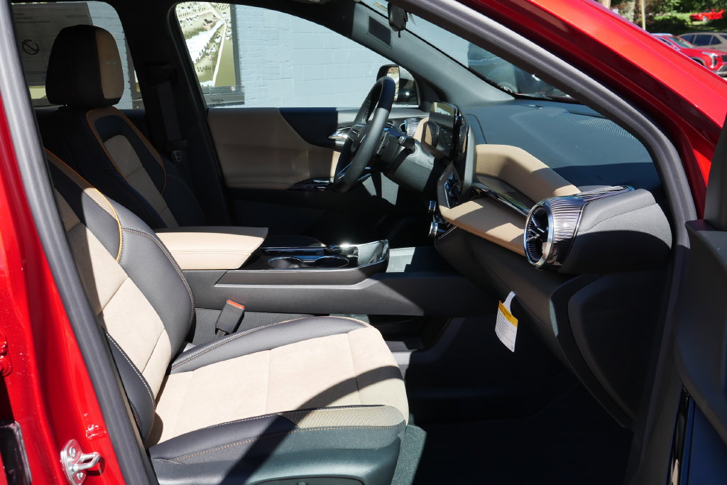 New 2027 Chevrolet Equinox ACTIV w/ Convenience Package III AWD/4WD image 9