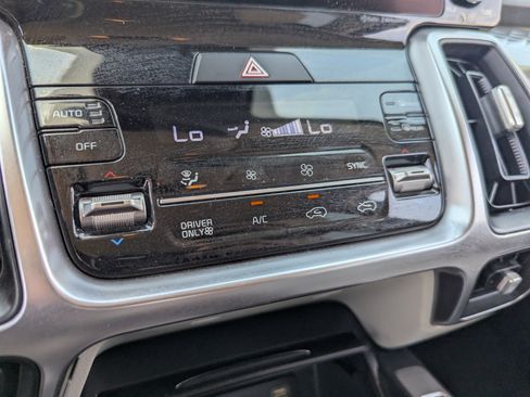 Used 2022 Kia Sorento S FWD image 26