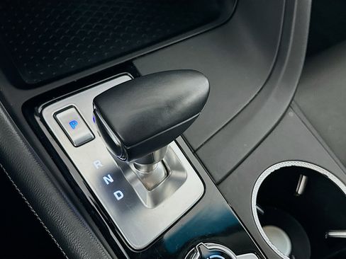 Used 2025 Genesis G70 2.5T image 24