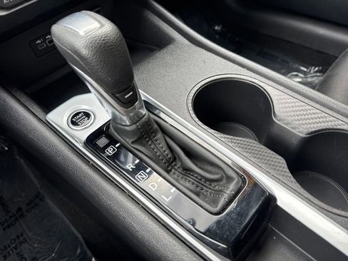 Used 2025 Nissan Altima 2.5 SV image 16