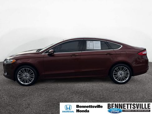 Used 2016 Ford Fusion SE w/ Equipment Group 202A image 2