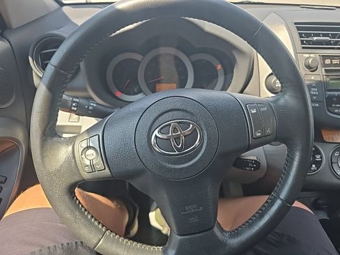 Used 2011 Toyota RAV4 Limited w/ Limited Extra Value Pkg AWD/4WD image 14