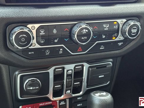 Used 2024 Jeep Wrangler Unlimited Sport AWD/4WD image 24