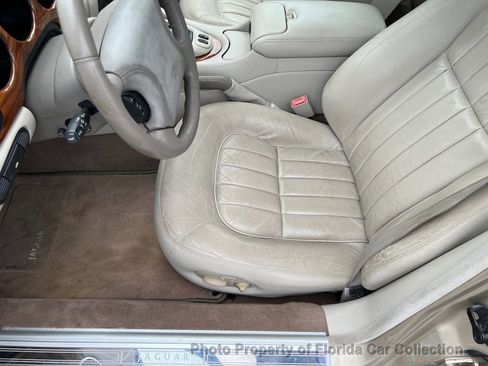 Used 2000 Jaguar XJ8 RWD image 43