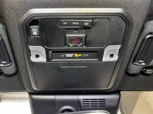 Used 2025 Toyota 4Runner SR5 image 36