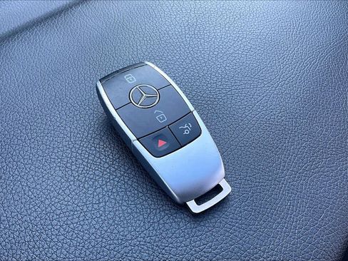 Used 2019 Mercedes-Benz C 300 Sedan image 14